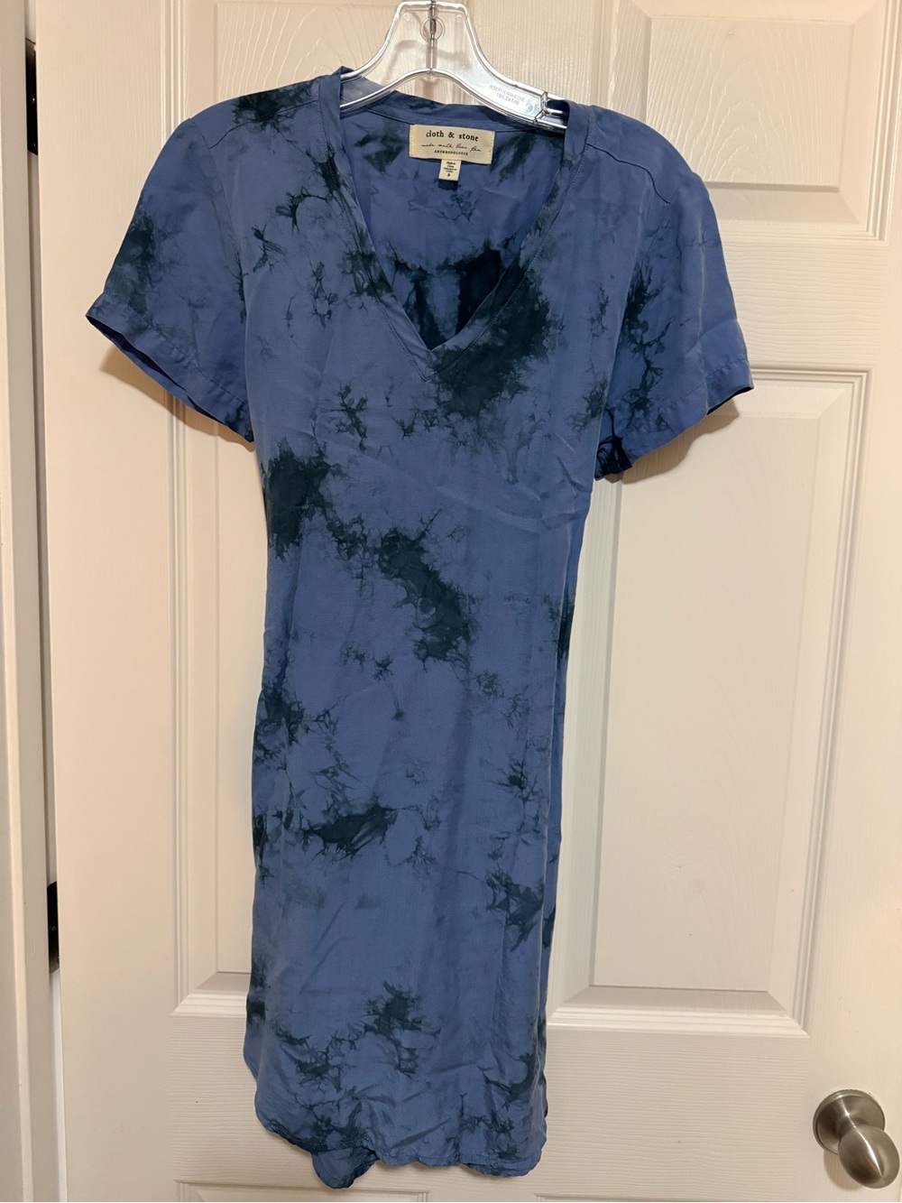 cloth & stone Blue Tie-Dye V-Neck Short Sleeve Dress